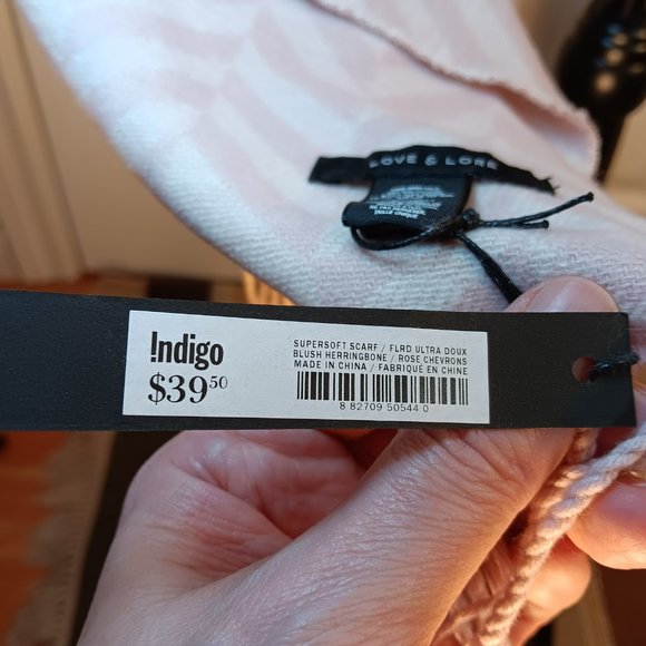 NWT Indigo Herringbone Wrap Shawl Scarf Soft Knit Pink Cream Women's OS - Picture 13 of 15